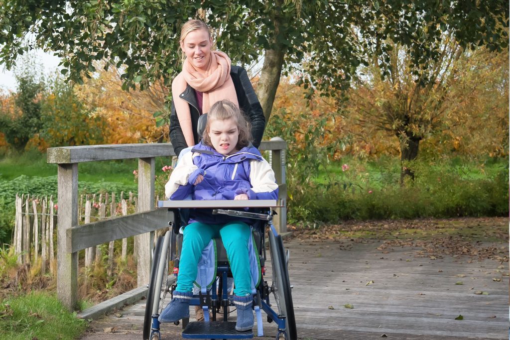 Pszichológusként tudjuk, hogy a tartósan beteg gyermek gondozása nehéz