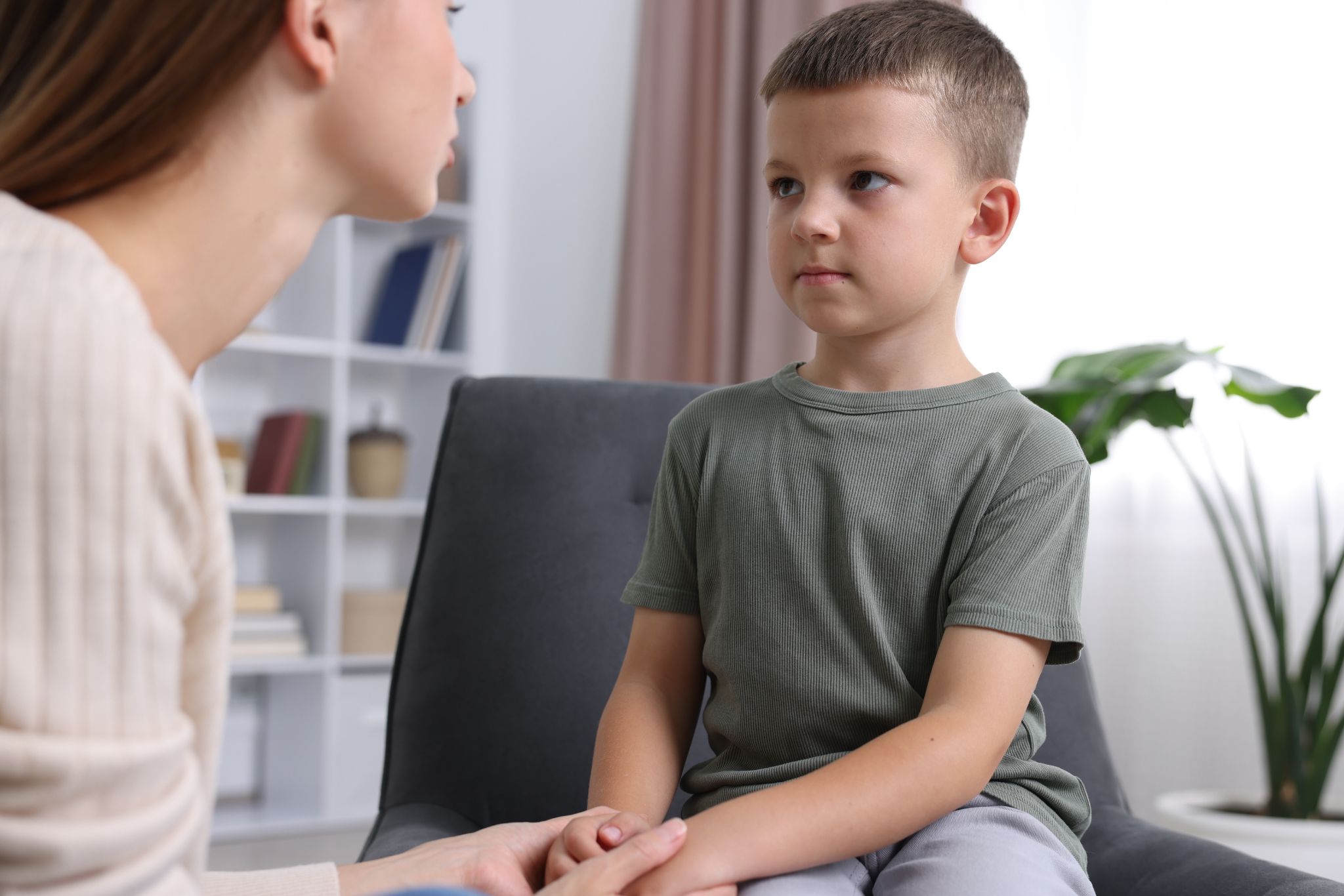 Beszélgetés a gyerekekkel a háborúról szülőként